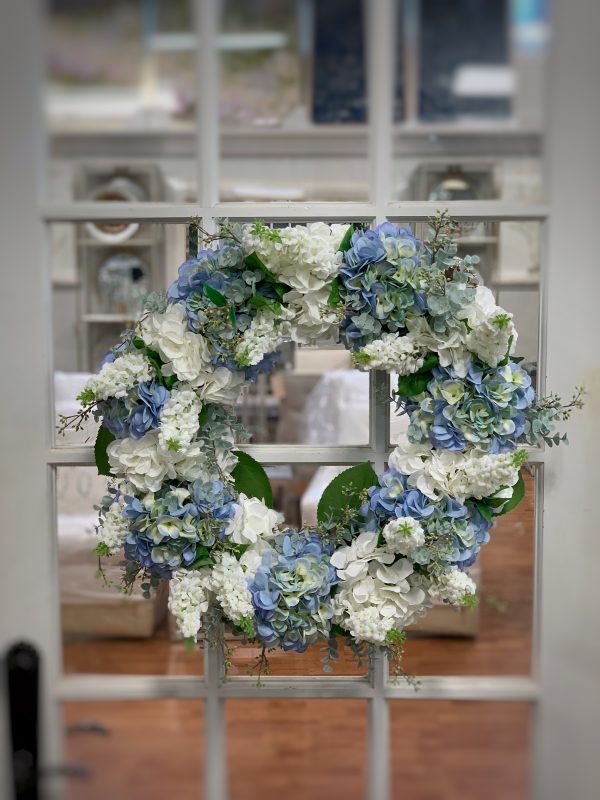 24" Spring Wreath with Assorted Hydrangeas and Snap Dragon - Image 4
