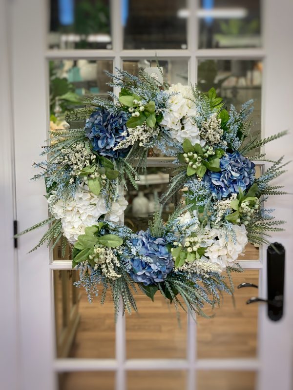 28" Hydrangea, Heather and Berry Wreath - Image 4